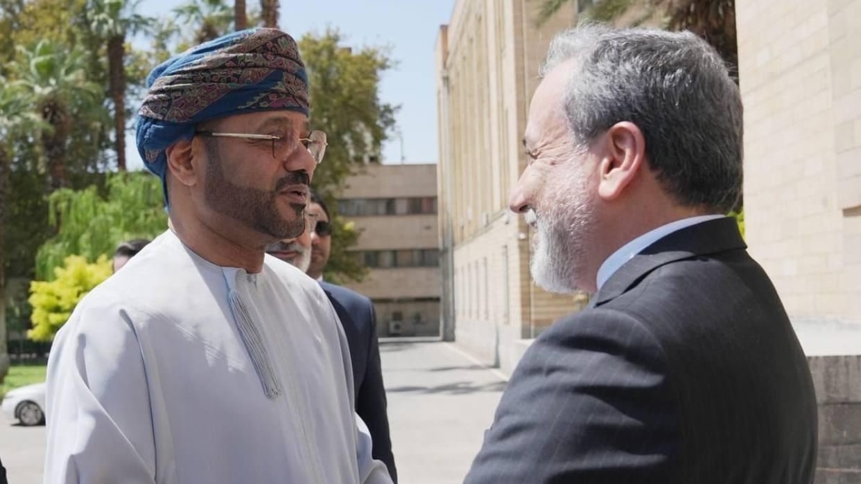 Iran, Oman hold talks on managing Strait of Hormuz