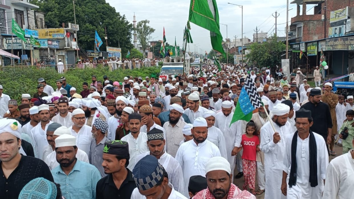 Eid-e-Milad-un-Nabi Juloos-e-Mohammadi taken out with devotion in Pilibhit