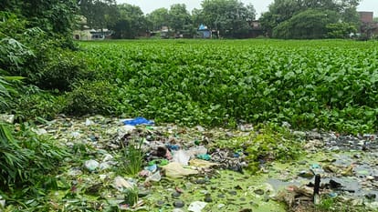पुरवामीर गांव में बदहाली का शिकार ऐतिहासिक तालाब