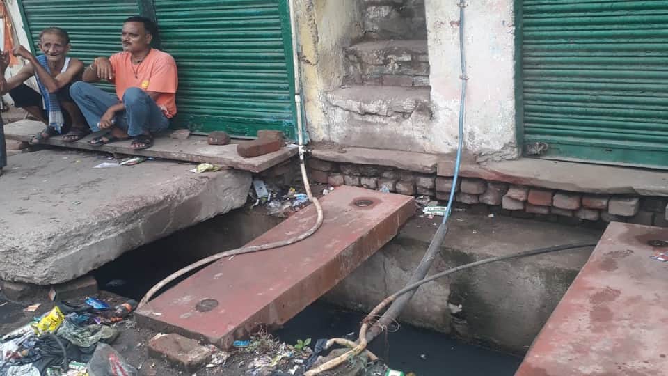 79 Year Old Woman Dies After Falling Into Open Drain In Agra Freeganj