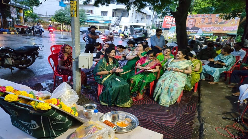 Women Protest Succeeds Liquor Shop Shifted From Alok Nagar After 46 Days