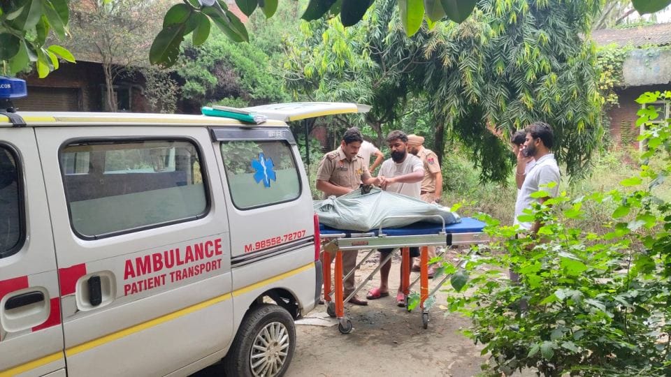 Burnt body found by the roadside in Jalandhar