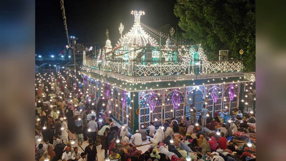 Urs 2026 pilgrims surges at  Kaliyar Dargah for Badi Roshni comes In Roorkee