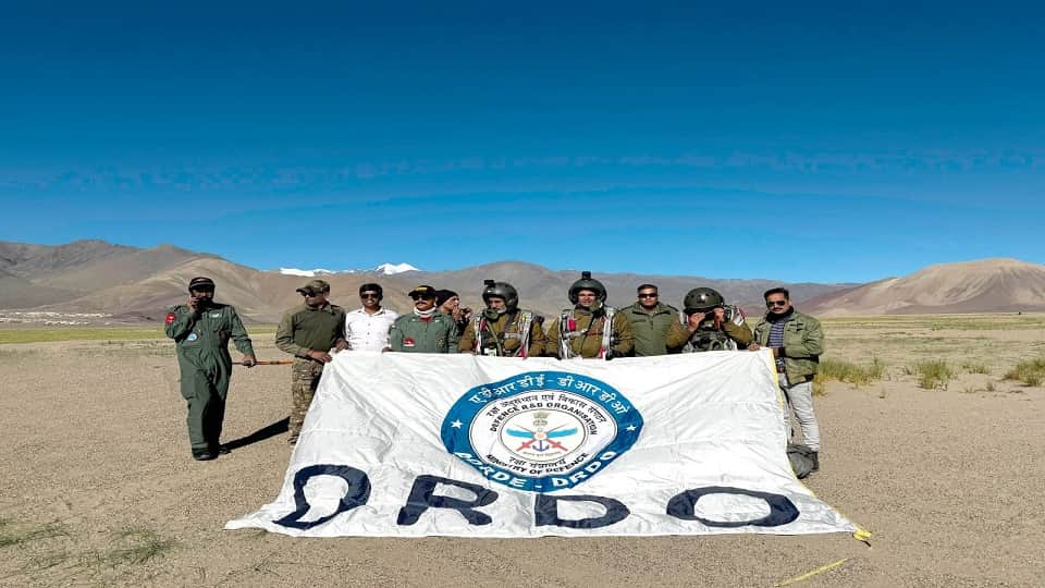 Agra ADRDE Indigenous Combat Parachute System Tested From 22000 Feet In Ladakh