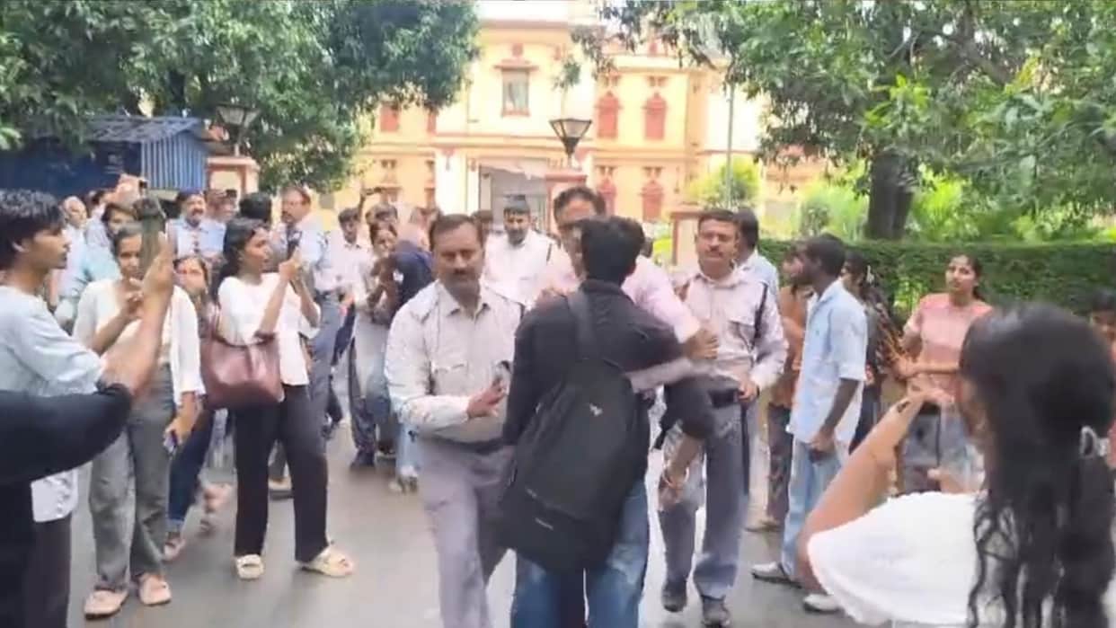 BHU viral Video of thrashing and scuffling amidst protests by students in Varanasi