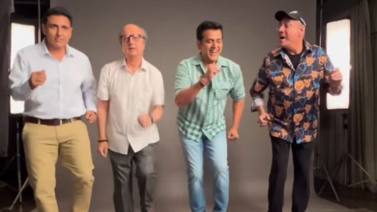 रवि किशन ने ‘खोसला का घोसला 2’ के सेट पर अनुपम खेर और बोमन ईरानी के साथ किया डांस, वीडियो वायरल