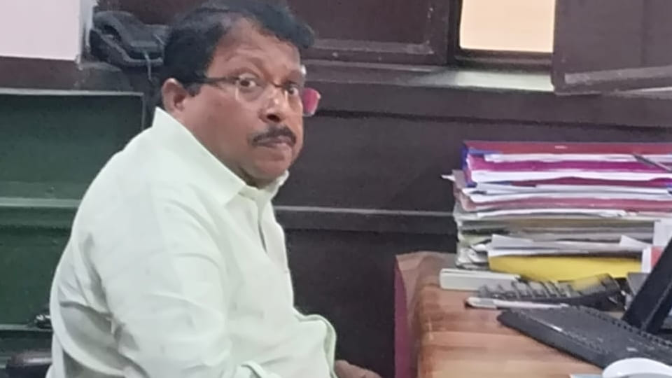 आरटीओ कैश बाबू विपिन