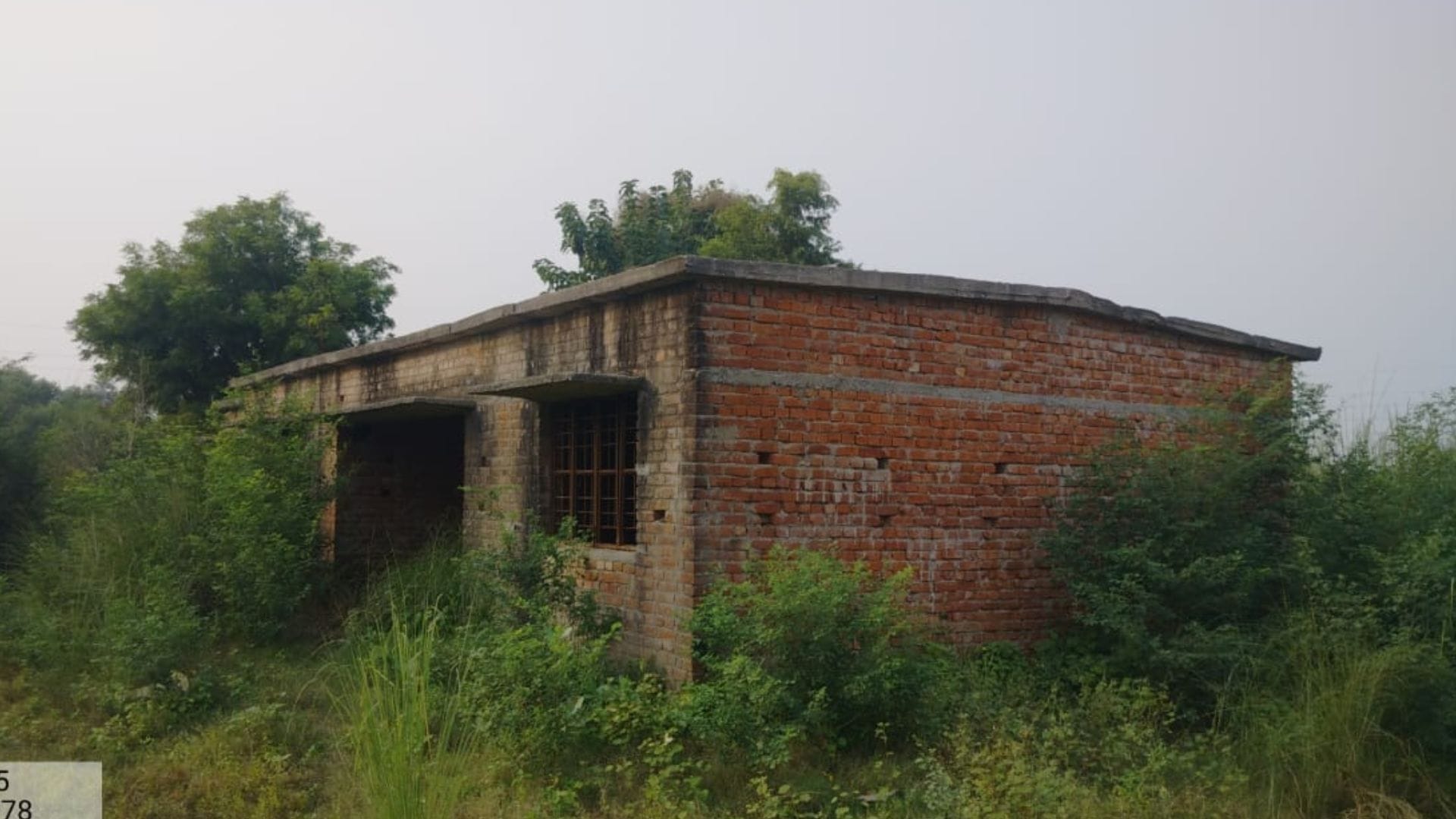 अधूरा उप स्वास्थ्य केंद्र