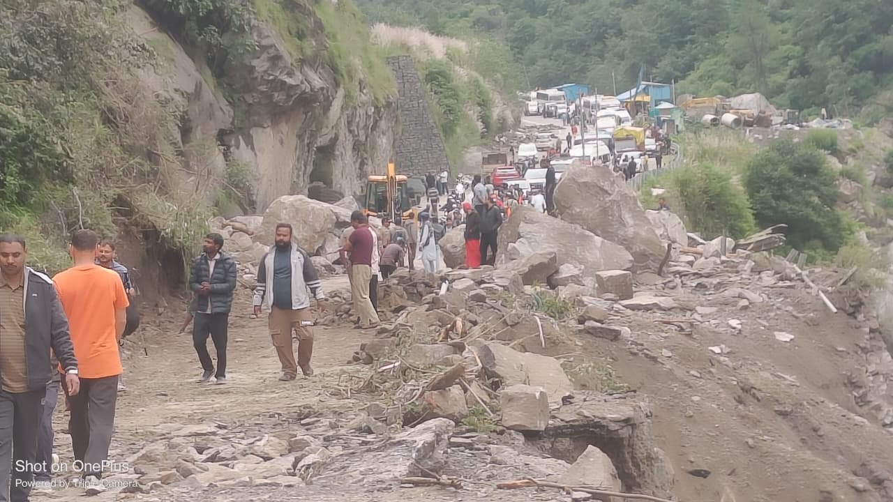 बदरीनाथ हाईवे पर आवाजाही शुरू
