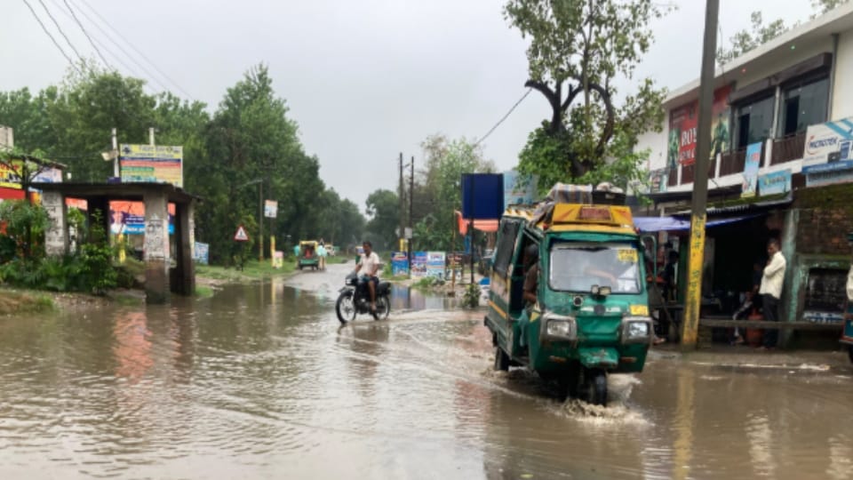 Saharanpur Weather: Overnight Rain Causes Waterlogging in Rural Areas, Heavy Rain Hits City
