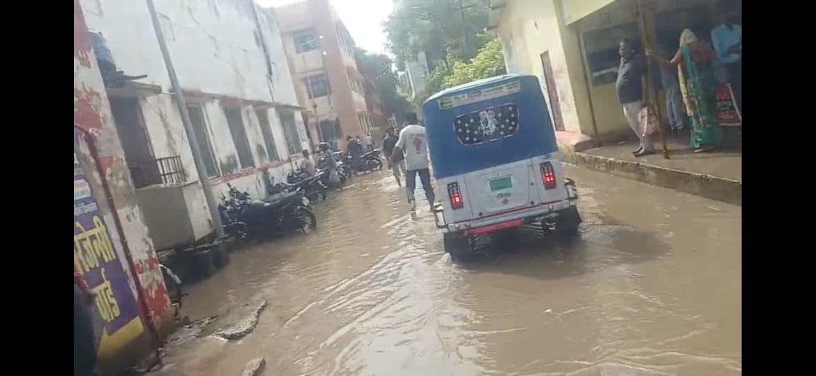 Waterlogging at Hallet Hospital, Patients Troubled as Water Leaks From OPD Ceiling