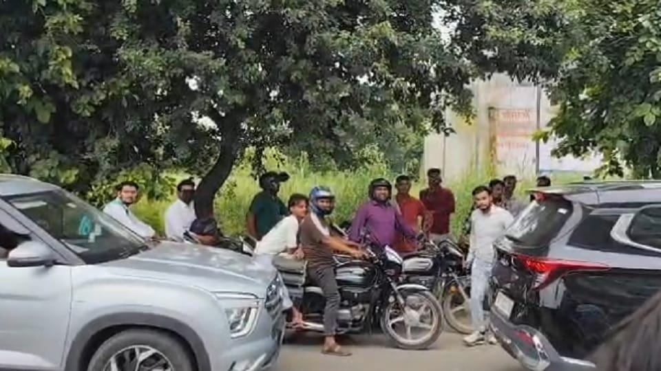 Meerut: case registered against two youths, a young woman