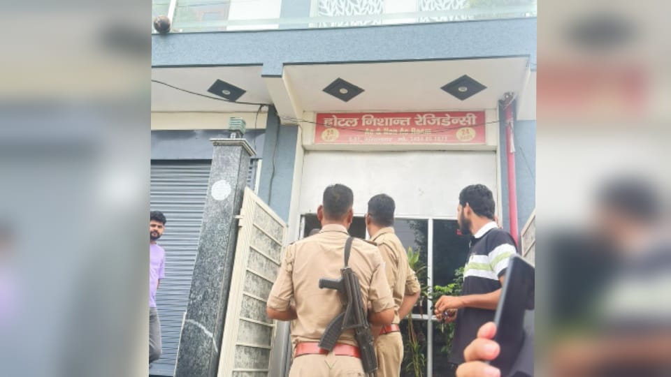 Meerut: Bajrang Dal Workers Protest at Hotel, Four Taken to Police Station for Verification