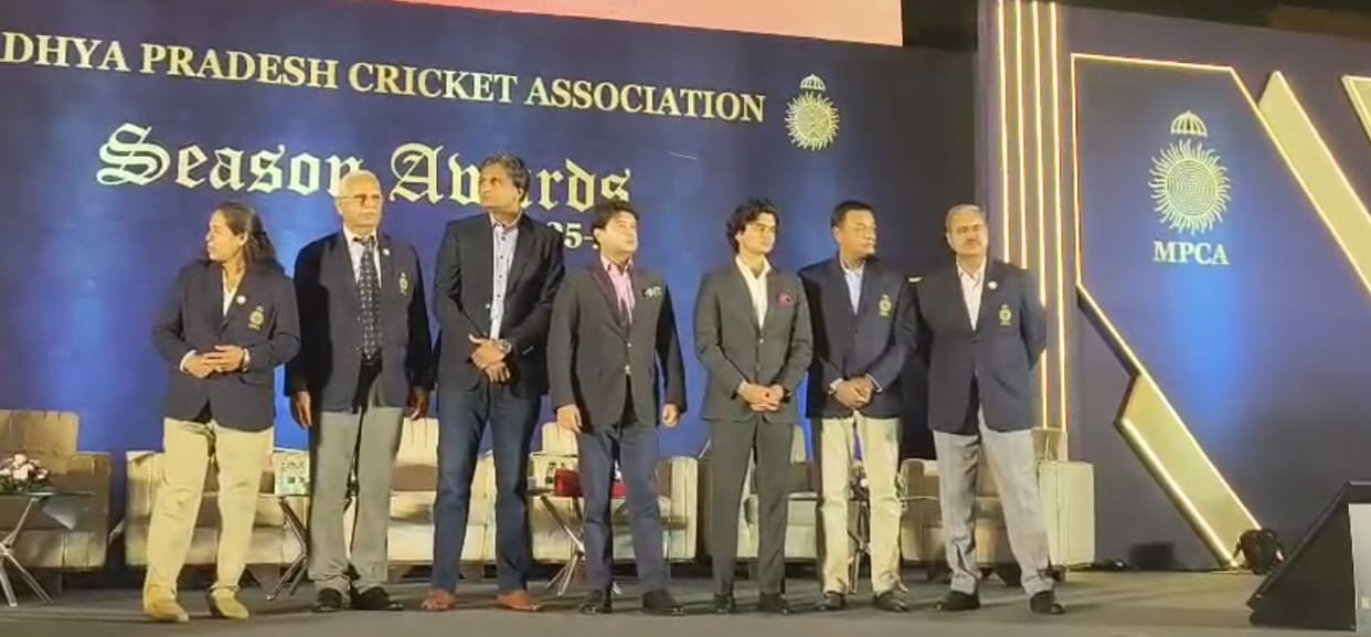 Indore: Cricket stars awarded in Indore; Union Minister Scindia calls MPCA a 'temple of cricket'.