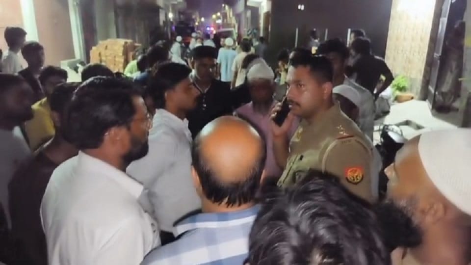 Meerut: Youth dies after getting caught in a power loom machine; body mangled and torn apart by the threads