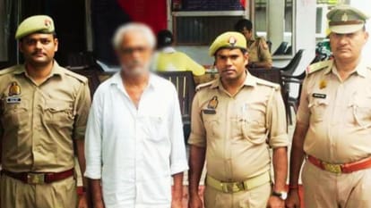 पुलिस की गिरफ्त में मुख्य आरोपी विवेक का पिता।