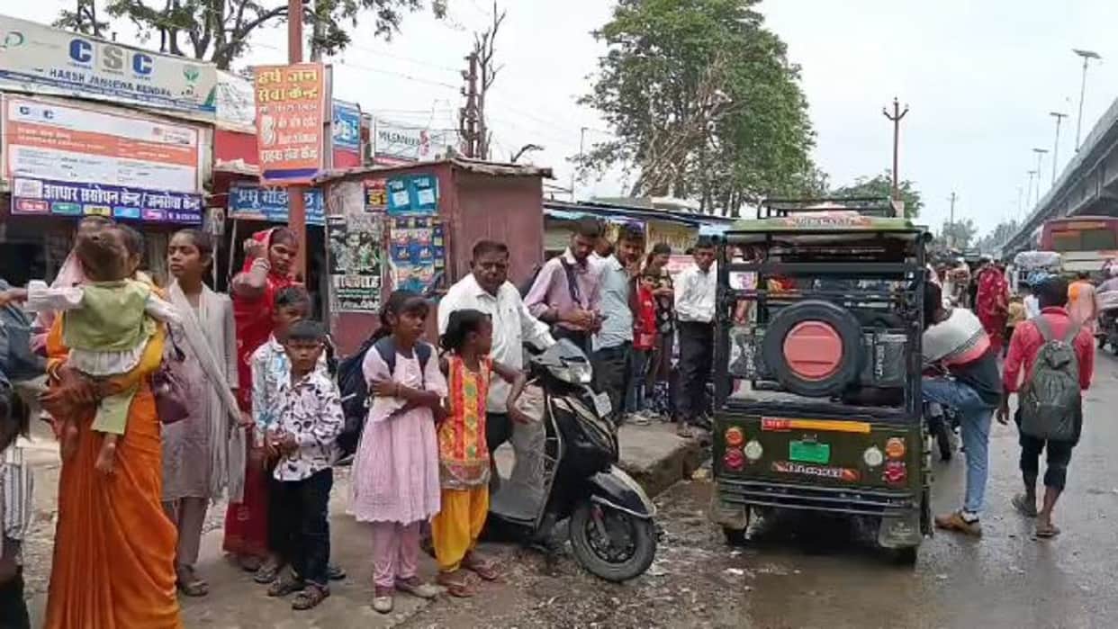 Free travel for sisters on Roadways buses begins