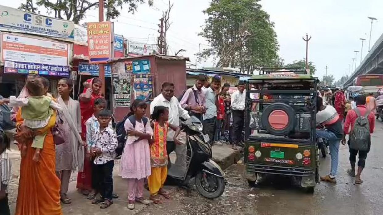 Free travel for sisters on Roadways buses begins