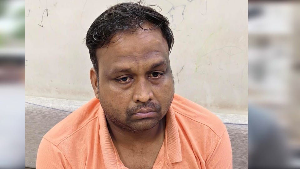 Businessman Robbed Near Kamla Nagar Police Station