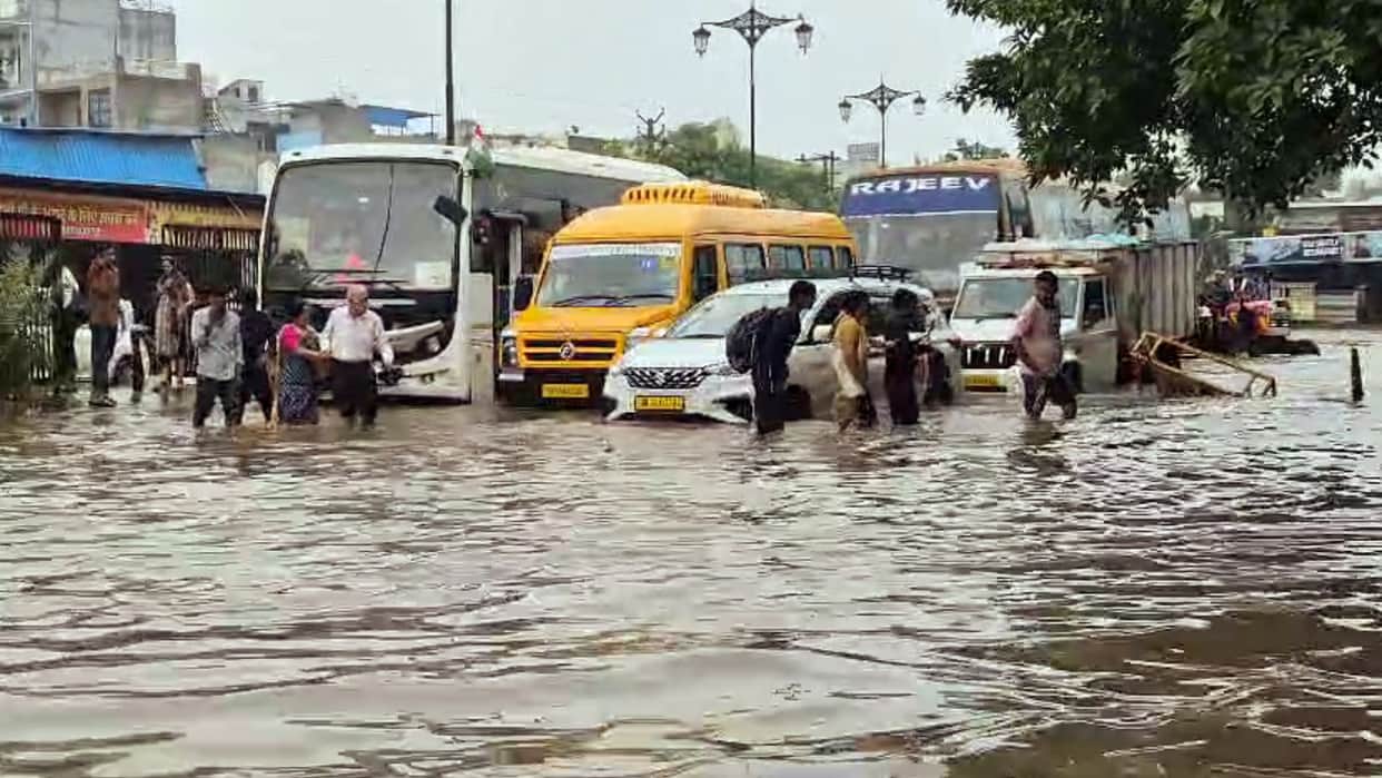 Why are cities drowning in the rain Poor waste management is exacerbating waterlogging crisis