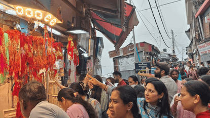 राखियों से सजा शिमला बाजार!