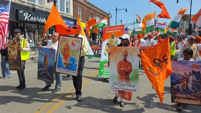 Non resident Indians took out Tiranga Yatra in chicago in america chief guest Devkinandan Thakur