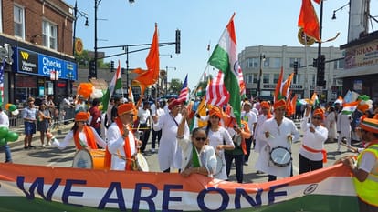 Non resident Indians took out Tiranga Yatra in chicago in america chief guest Devkinandan Thakur