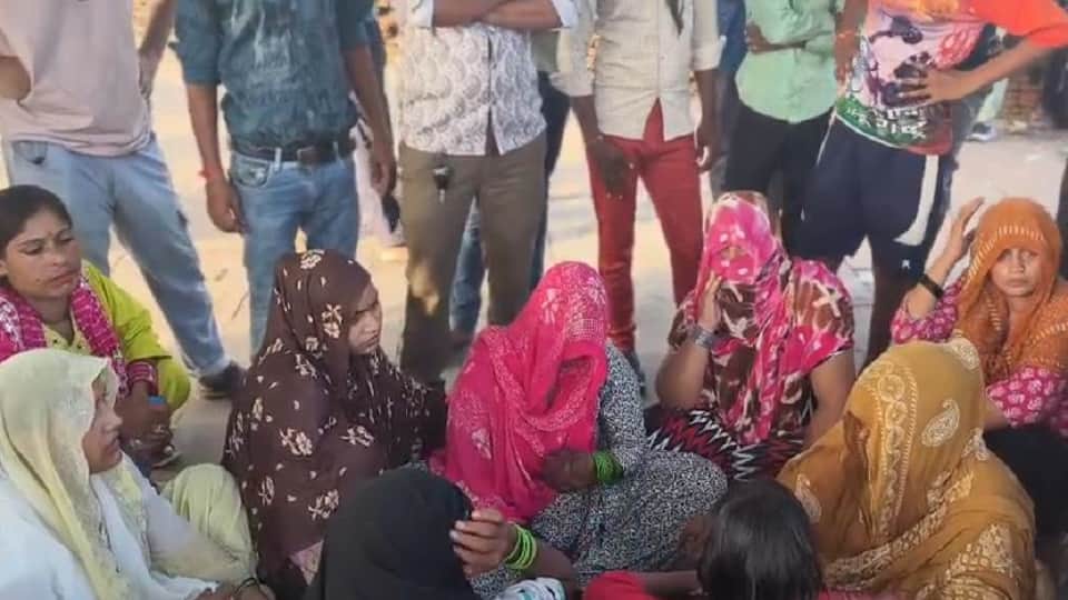 boy drowned in yamuna while gazing at Taj Mahal in Agra