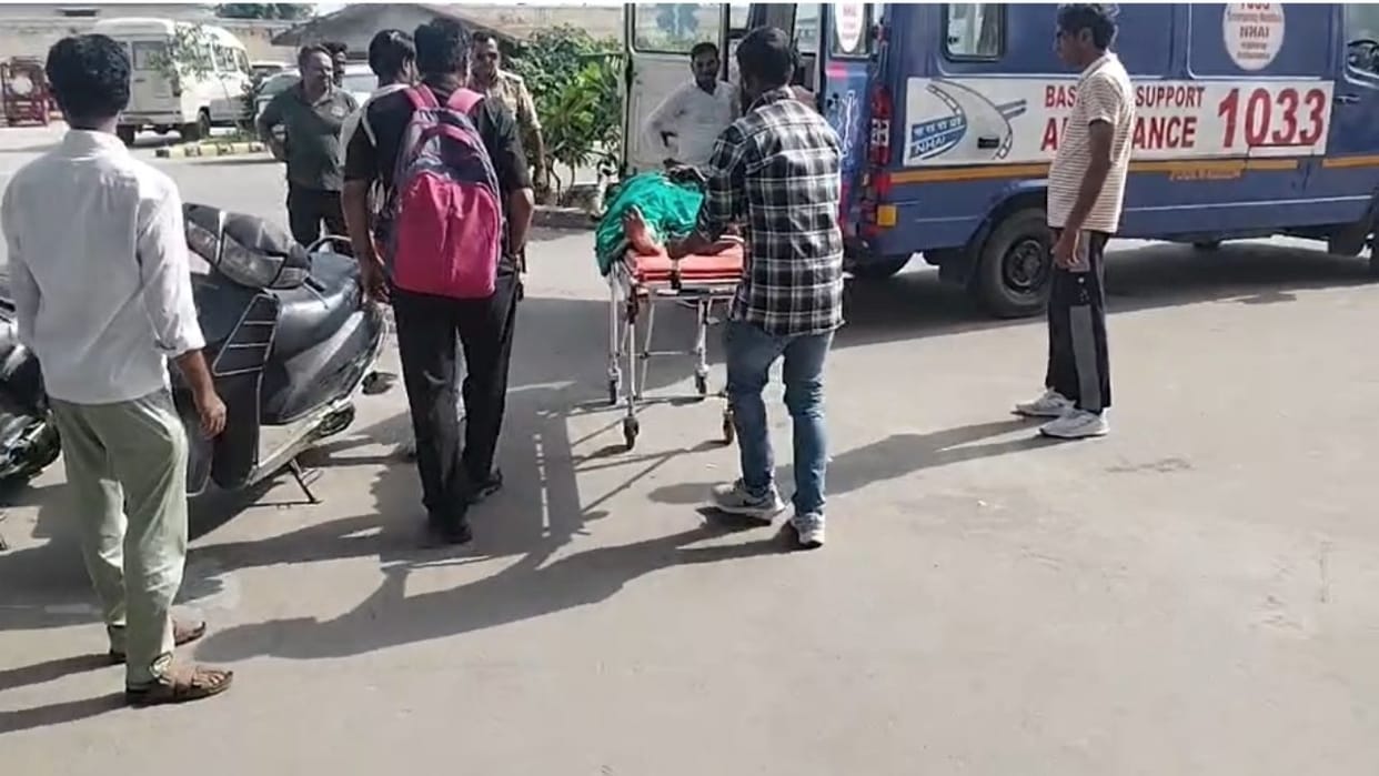 Five people injured in head-on collision between two motorcycles in Bulandshahr