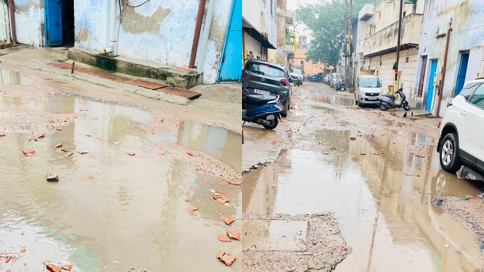 Potholed Roads Pose Challenge for Raksha Bandhan Travelers Agra UP