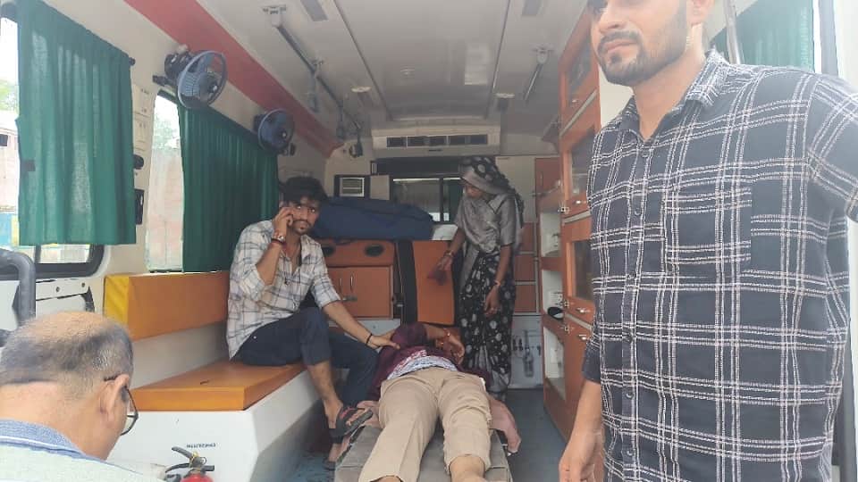 Sister injured in road accident while on her way to tie Rakhi to her brother