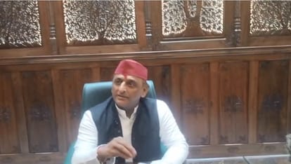 अखिलेश यादव