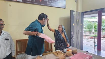 raksha bandhan krishna guruji celebrated with leprosy patients indore seva sadan