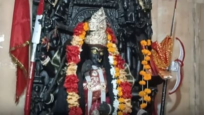 मां बिरासनी शक्तिपीठ में चढ़ी पाठ राखी
