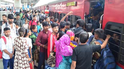 Crowded Trains and Buses Leave Passengers Struggling During Raksha Bandhan Agra UP