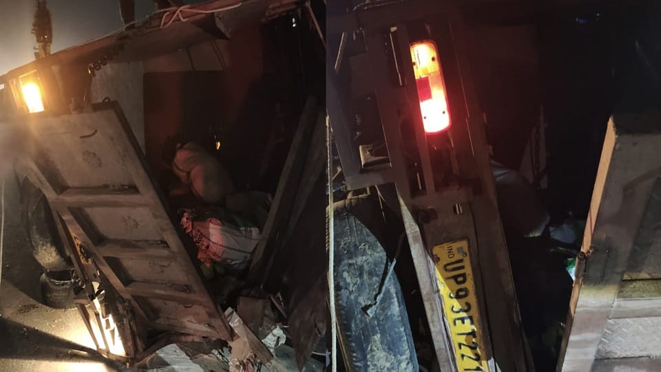 22 Passengers Injured as Truck Hits Pickup on Southern Bypass in Agra UP