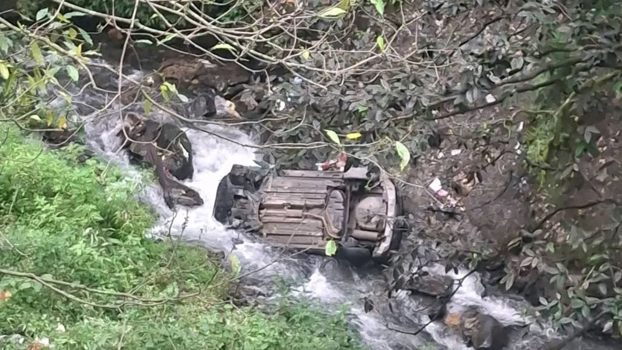 दुर्घटनाग्रस्त कार।