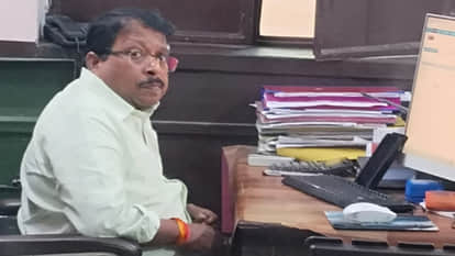 आरटीओ कैश बाबू विपिन