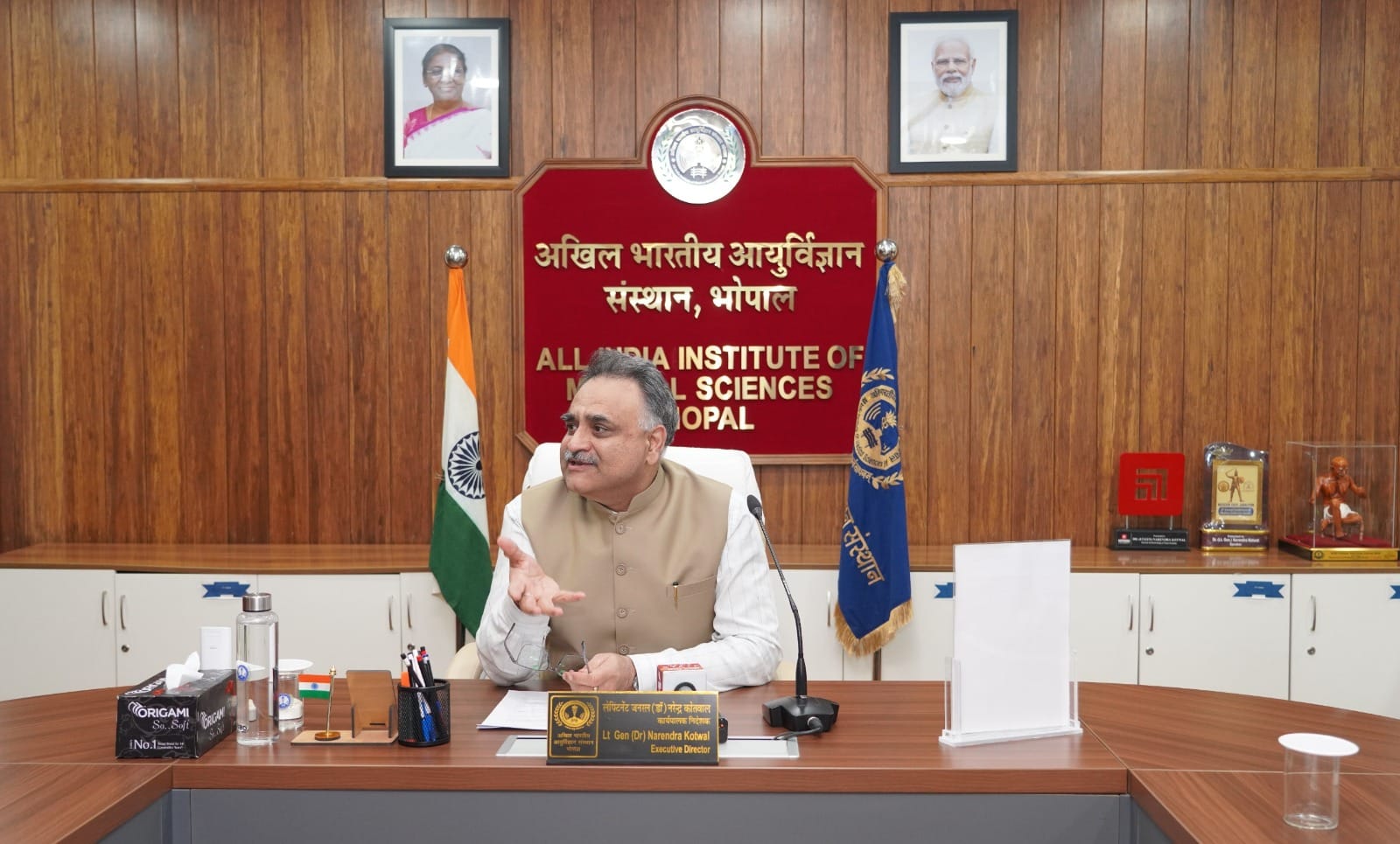 म्स भोपाल के कार्यपालक निदेशक लेफ्टिनेंट जनरल (डॉ.) नरेन्द्र कोतवाल