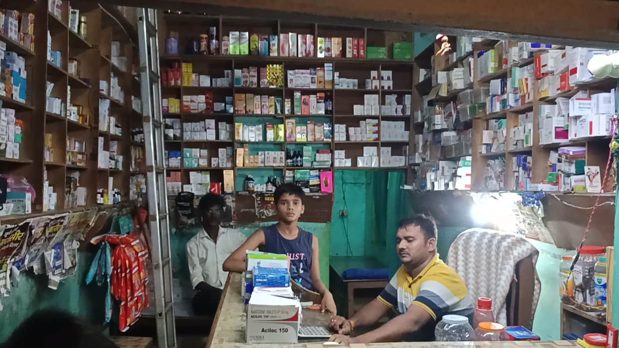 Raid conducted after video viral of codeine syrup being sold in Shravasti two arrested
