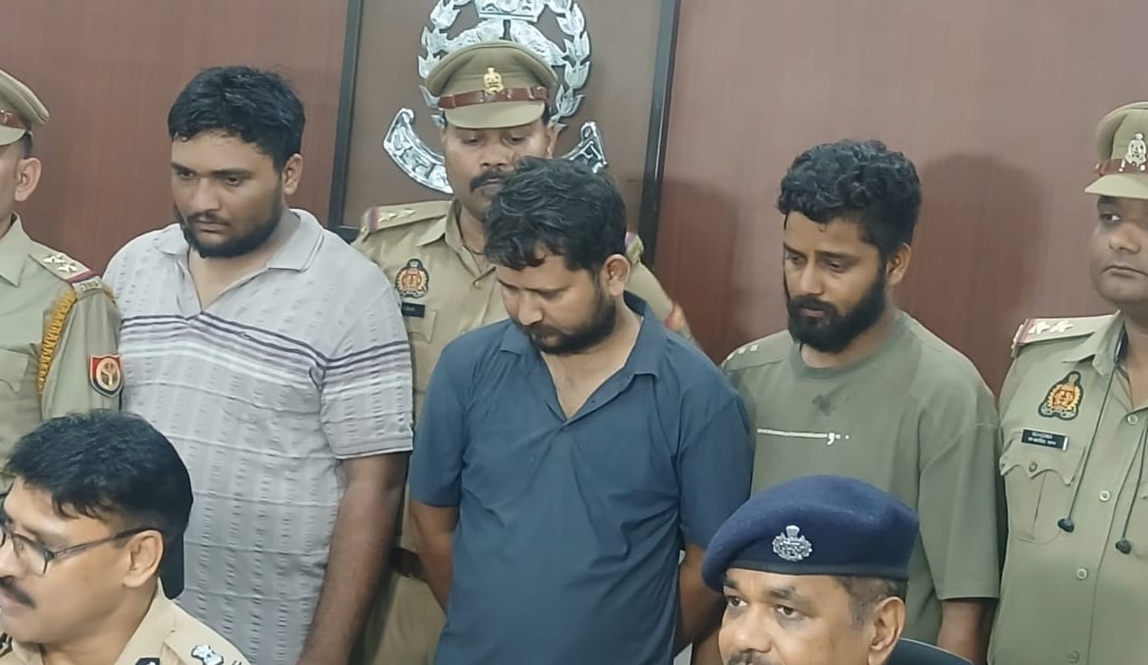 पुलिस की गिरफ्त में आरोपी