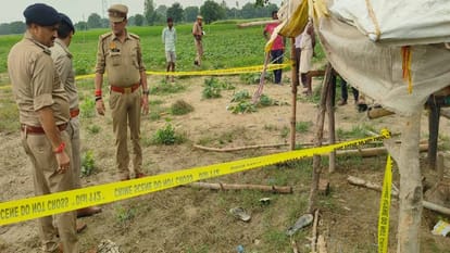 मौके पर जांच करती पुलिस।