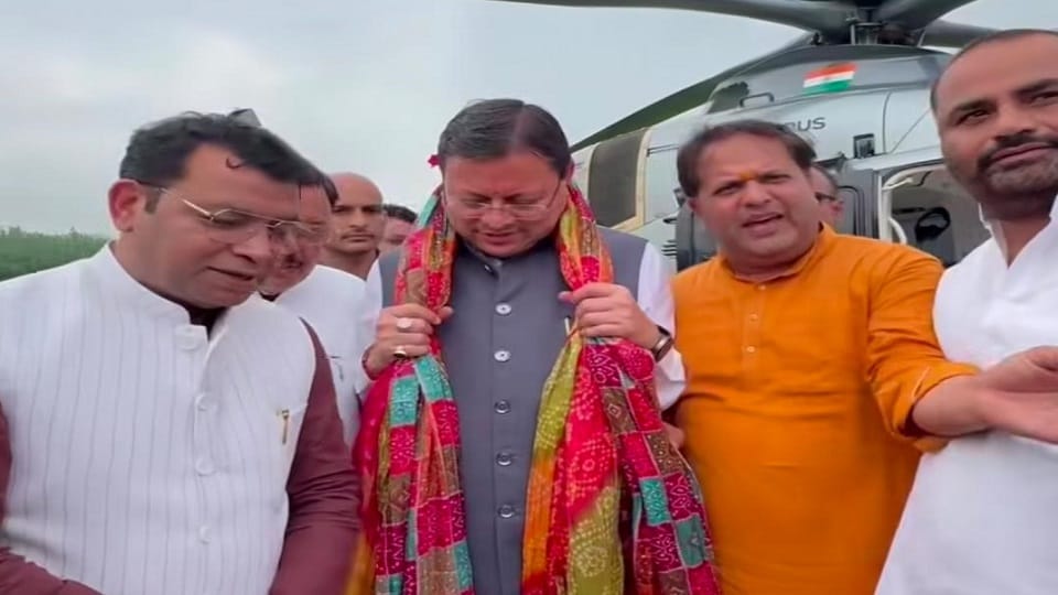 CM Pushkar Singh Dhami took blessings at Radha Swami Satsang