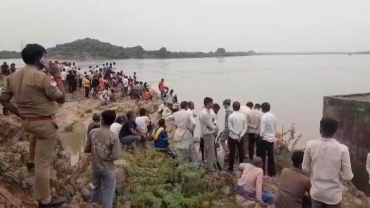 Jhansi: Student remains untraced even after more than 24 hours; search in the river continues.