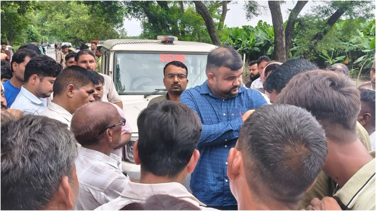 Villagers on 16-hour protest after old man dies in tiger attack in Pilibhit
