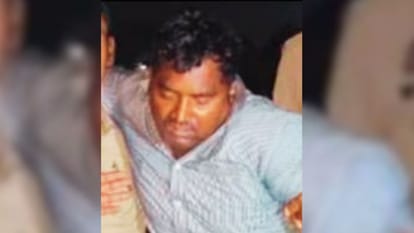पुलिस की गिरफ्त में आरोपी।