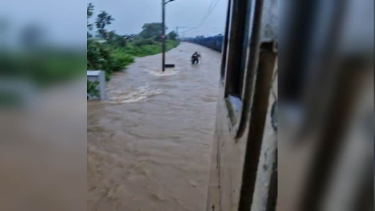 Rain slows down trains: Prayagraj-Mumbai rail route submerged