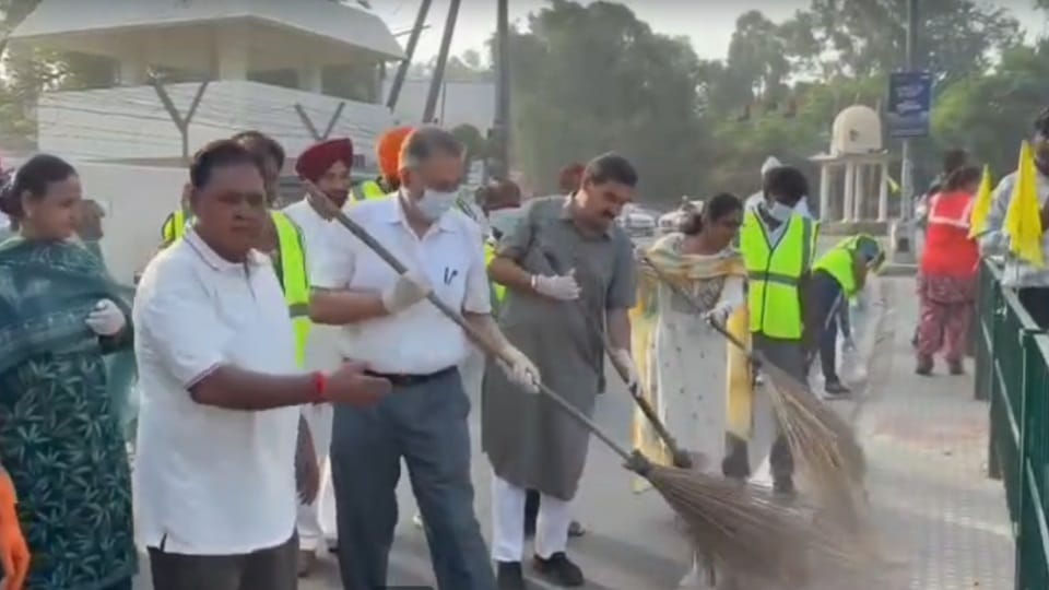 ‘मिशन क्लीन पंजाब’ शुरू:स्वास्थ्य मंत्री ने खुद सफाई कर पटियाला से किया आगाज, सात सितंबर तक चलेगा अभियान – ‘mission Clean Punjab’ Launched Health Minister In Patiala Will Continue Until September 7
