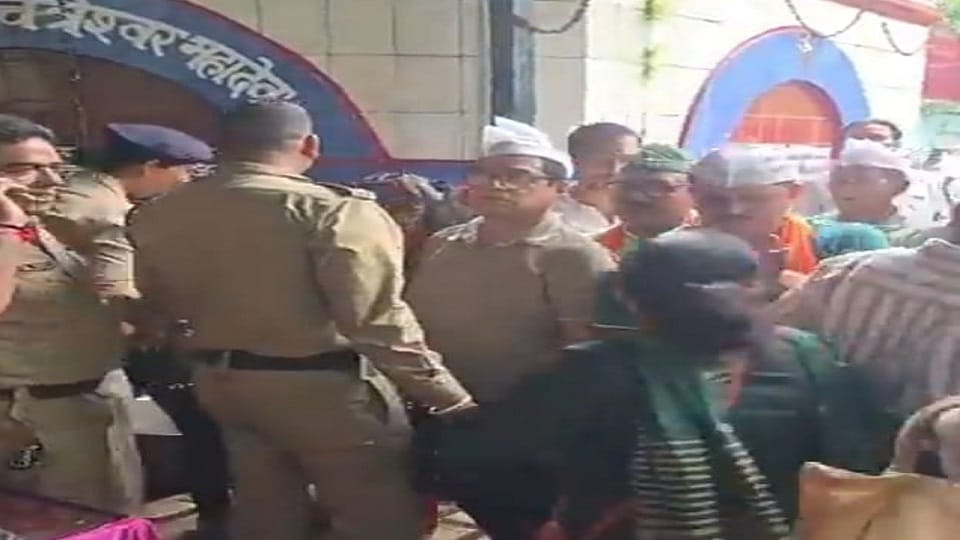 Pahari army creates ruckus at Ranibag Shani temple in haldwani