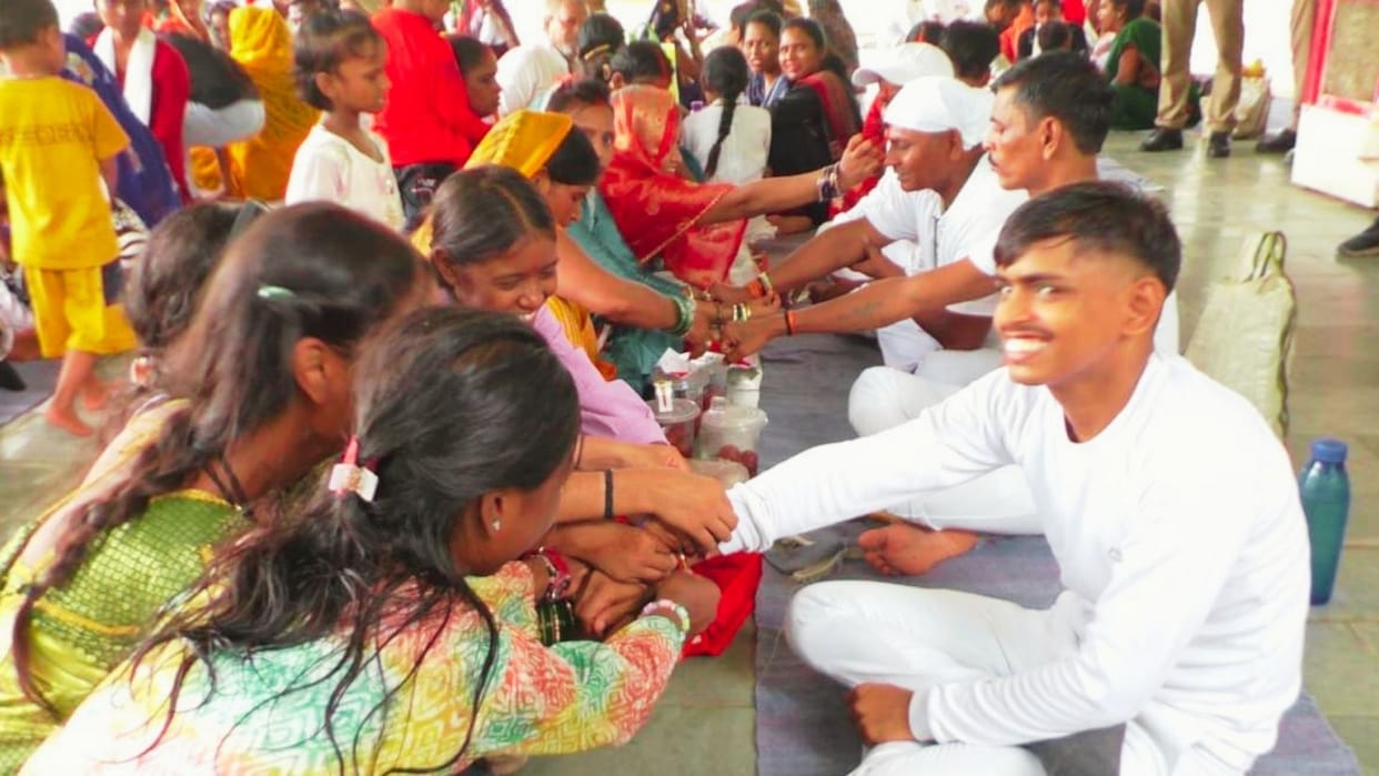 Raksha Bandhan confluence 11 auspicious yogas and special muhurat festivities abounded in homes and temples